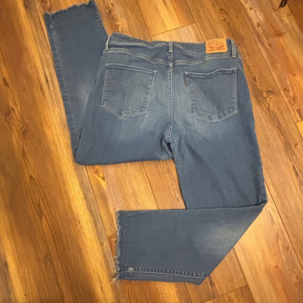 Levis 724 High Rise Straight Cropped Raw Hem Jeans Medium Wash Blue Size 32
